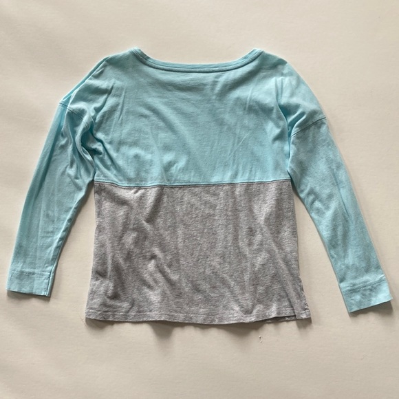 Girls Lilly Pulitzer Mini Finn Top Blue Oasis Tint - Picture 6 of 6